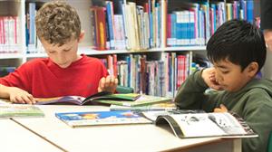 Students reading in the library at Glen Stewart Primary School